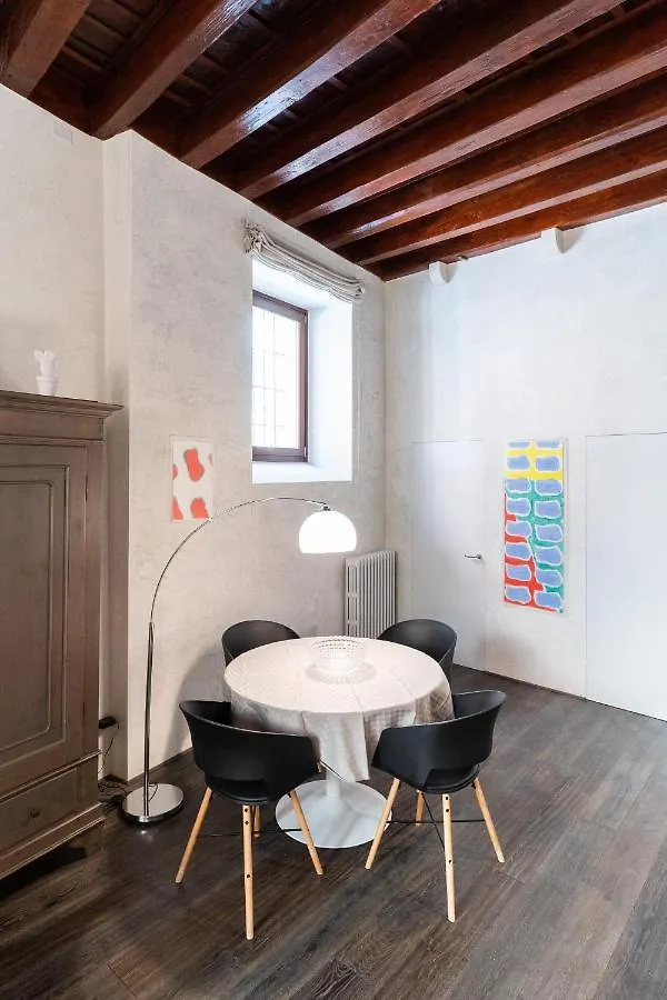 Rosa Luxury Apartment Verona 0*,